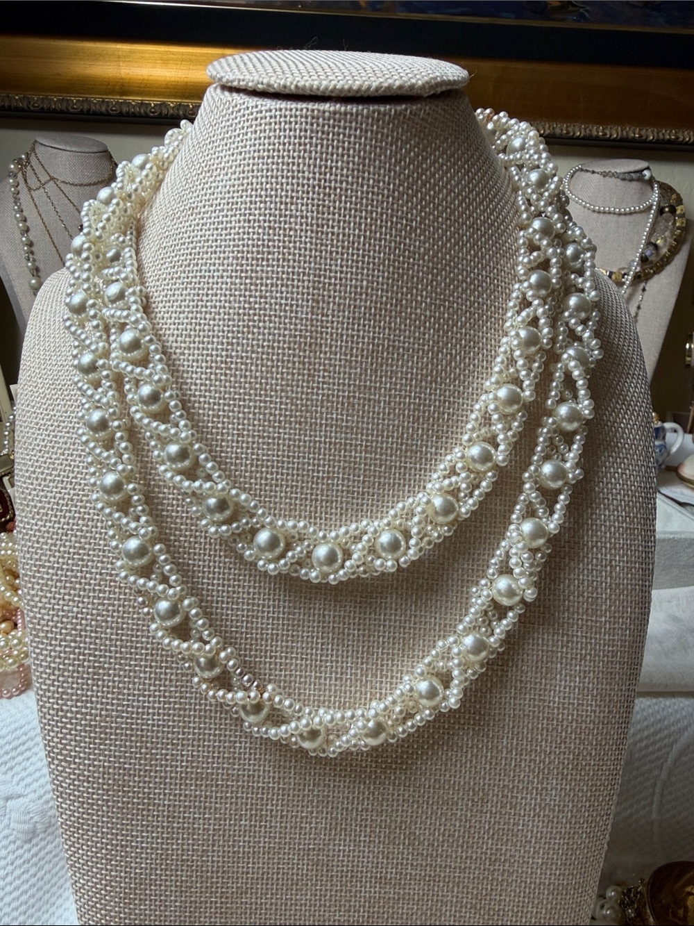 Vintage Elegant Ivory Pearl Necklace